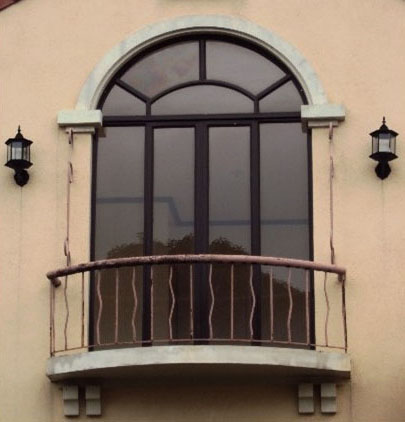 Arch window