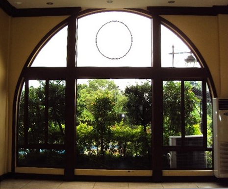 Arch window